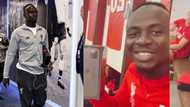 Top Liverpool star buys N600k iPhone 11X for Sadio Mane which he was spotted recently with broken screen (video)
