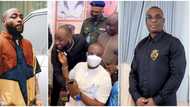 It means he’s a ‘boy’, Reactions trail KWAM1 for pulling Davido's beards after singer greeted him at party