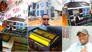 After baking generator cake, aeroplane, Nigerian man with great baking skill recreates Nollywood actor's house with flour (photos)