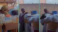 "She has been doing it for 5 years": Nigerian woman feeds over 100 children with garri daily, video trends