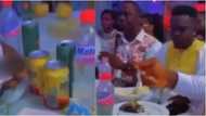 Couple go simple, serve garri and groundnuts with fish at their wedding reception, guests enjoy it in video