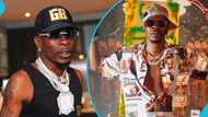 Shatta Wale visits BuzStop boys, donates money to their association, video melts hearts