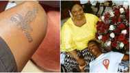 Wizkid’s die-hard fan pays tribute to his late mom with permanent tattoo, photo trends: "Ment in high places