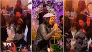 E reach to praise God: Cute bride picks Obinasom by Mercy Chinwo, sings out her heart in video