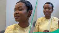 Employee's entrance into Boss's office leaves manager confused, her funny expression recorded