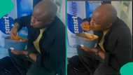Man travelling eats his food at airport after he was asked to throw it away