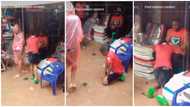 "I want to support her": SS3 hawker kneels & sheds tears in rain as customer gifts her cash in touching video