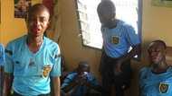 Hotunan Alƙalan Wasa Da Fusatattun Ƴan Kallo Suka Lakaɗawa Duka Har Suka Zubarwa Wani Haƙoransa