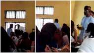 Nigerian lecturer distributes boiled corn to his students during lecture, video goes viral