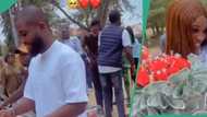 “Where una dey see them”: Nigerian man visits his sister on graduation day, gets her money bouquet