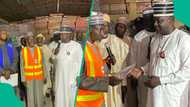 Kwamitin Ɗangote, Tinubu sun miƙa kayan tallafin N1bn ga gwamnatin Borno