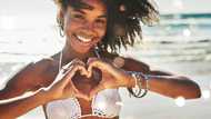 How to know if a girl loves you? Check these biggest signs that she is in love with you