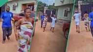 Pregnant woman smiles during labour as husband joins her to run around hospital, video trends