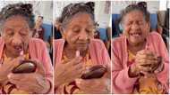 "She is beautiful": Video of old woman applying make-up and admiring herself goes viral, young folks react