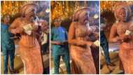 Asoebi lady leaves internet users impressed with hot steps: "Well dressed, classy dance moves"