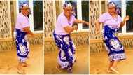 "Your mother is good": Elegant mum in native wrapper dances to modern beats like sweet 16, video goes viral