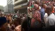 Naira scarcity: Hundreds of aggrieved Nigerians take over CBN in Marina, Lagos to swap notes