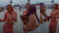 "The boys could not concentrate": Pretty mum and daughter flaunt hot moves at beach, video trends