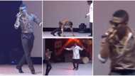 Tunde Ednut shares throwback video of Wizkid prostrating to greet Sunny Ade as he joins him on stage