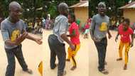 "Come and see your uncle": Man with strong face dances for young lady in public, video goes viral on TikTok