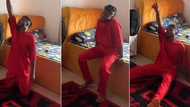 Man who lived on streets for years cries in video as he finally rents comfortable house, people react
