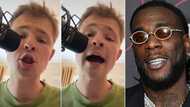 "Burna Boy needs to see this": Oyinbo man sings Burna Boy's 'Last Last' with sweet voice in video, netizens hail him