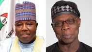 Shi fa uba nane: Tsohon gwamna daga Arewa ya yi tattaki, ya gana da Obasanjo har gida