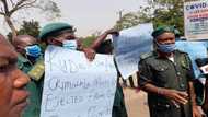 BREAKING: Tension in Ondo as protesters take position on Akeredolu’s vacation order