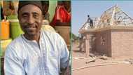 "No need for cement": Nigerian man displays cheap 'mud' house under construction, photo trends