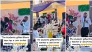 Drama at Imo wedding as secondary school students give their teacher a cane as a gift in video