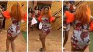 Lady in short Ankara top & gown steals show at wedding, distracts audience with waist dance in stunning video