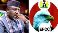 Da Ɗumi-Ɗumi: Jami'an EFCC sun mamaye gidan ɗan takarar shugaban ƙasa a APC zasu kama shi