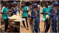 "Dis one go carry me for 2 weeks": Video shows man dancing inside market as he buys garri, gets free Kuli Kuli