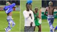 Video as Portable finally meets Seyi Vibez days after vowing to beat him to stupor: "Dem no born en mama"