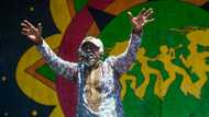 Ces chansons incontournables d'Alpha Blondy : prêts à chanter ?