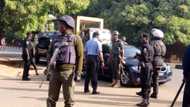 Breaking: Pandemonium in Lagos as area boys, security operatives engage in gun battle