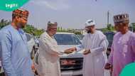 APC: 8 lawmakers who met Tinubu after resigning get car gifts