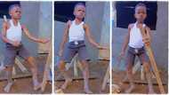 "Where is he from?" Boy with tiny waist shakes it sweetly while dancing Makosa, video goes viral on TikTok