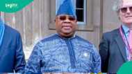 APC fumes over Adeleke’s "beer parlour" meeting, alleged N6bn on foreign trips