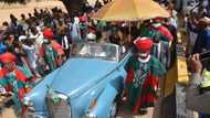 Tsakanin Uwa da Da: Sarkin Kano ya kai ma mahaifiyarsa ziyarar Sallah har gida