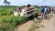 Tragic scenes as 6 die, 14 injured in fatal Oyo auto crash