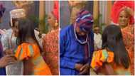 Singer Simi kneels down to greet King Sunny Ade, dances with him in trending video after meeting at event