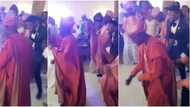 Bride's father "scatters" dance floor with amazing dance moves, his legwork thrills wedding guests