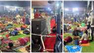Single young people hold crowded prayer conference to pray for life partners, video trends online