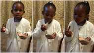 "She is very smart": Cute little girl does her make-up like adult, video of her girlish attitude goes viral