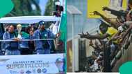"Dem fit tiff your phone”: Super Falcons player warns teammate during Lagos trophy parade