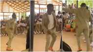 Corps member dances at CDS, many ladies shout, praise him in viral video