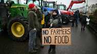 Farmers target PM Starmer in protest against new UK tax rules