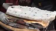 Bidiyon bindugu AK-47 da alburusai da aka kama a cikin siddin babur