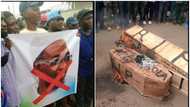 Crowd of APC supporters in Lagos carry coffin, declare Aregbesola’s reign dead, video emerges